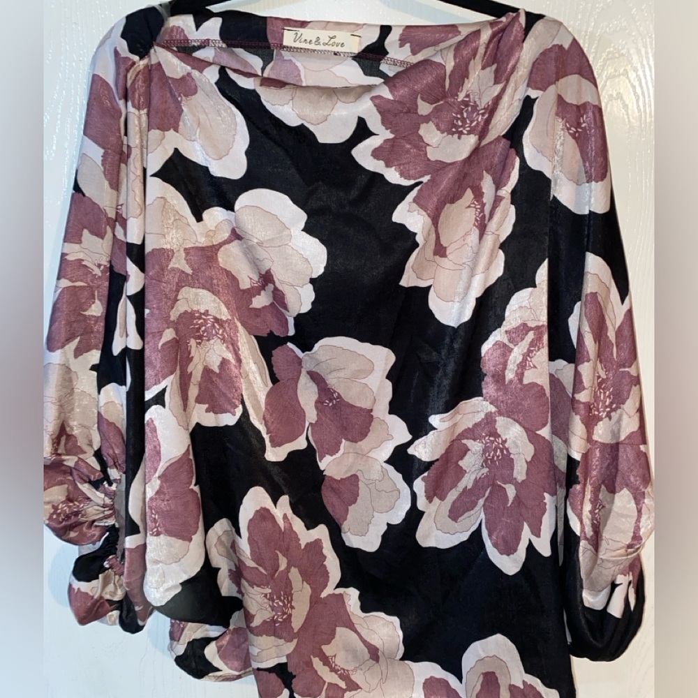 Vine & Love Large Black and Mauve/Cream Floral Blouse
